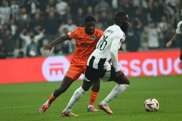 Arthur Masuaku (26) of Besiktas and Eric Dina of Eintracht Frankfurt during the UEFA Europa League 2024 25 League Phase MD2 match between Besiktas JK and Eintracht Frankfurt at Tupras Stadium on October 3, 2024 in Istanbul, Turkey. Istanbul Turkey Copyright: xSeskimphotox Besiktas-EFrankfurt-31024 (70)