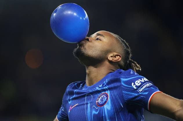- Chelsea v Gent, UEFA Europa Conference League, League Stage, Stamford Bridge Stadium, London, UK - 3rd October 2024. GOAL 3-1, Christopher Nkunku of Chelsea goal celebration blowing up a balloon after scoring to put Chelsea 3-1 ahead against KAA Gent. - Chelsea v Gent, UEFA Europa Conference League, League Stage, Stamford Bridge Stadium, London, UK - 3rd October 2024. Byline - Darren Campbell CrystalPix London Stamford Bridge Stadium UK Copyright: xDarrenxCampbellx CP_Chelsea_Gent_Darren_Campbell_39