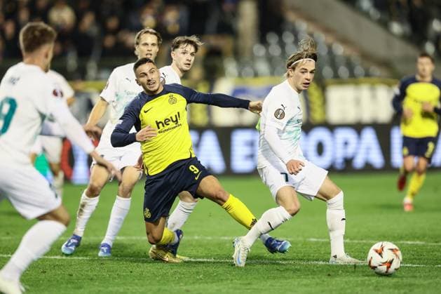 Union s Franjo Ivanovic and Bodo s Patrick Berg fight for the ball during a soccer match between Belgian team Royale Union Saint-Gilloise and Norwegian team Bodo Glimt, Thursday 03 October 2024 in Brussels, on the second day of the UEFA Europa League tournament. BRUNOxFAHY  x101884881x