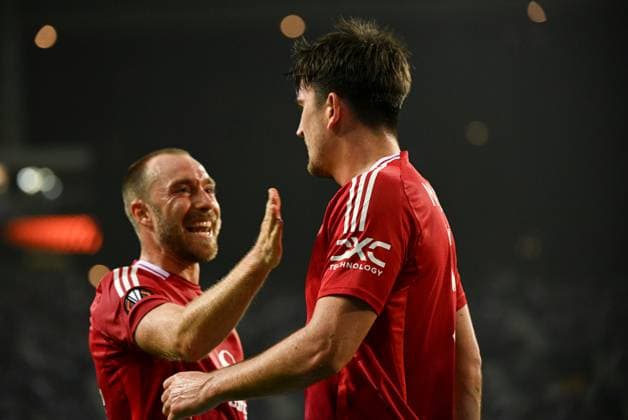 Harry Maguire of Manchester United, ManU scores to make it 3-3 and celebrates Porto v Manchester United, UEFA Europa League, Group Stage, Football, Estadio do Dragao, Porto, Portugal, 03 Oct 2024 EDITORIAL USE ONLY No use with unauthorised audio, video, data, fixture lists, club league logos or live services. Online in-match use limited to 120 images, no video emulation. No use in betting, games or single club league player publications. Copyright: xZedxJameson Shutterstockx 14750815gn