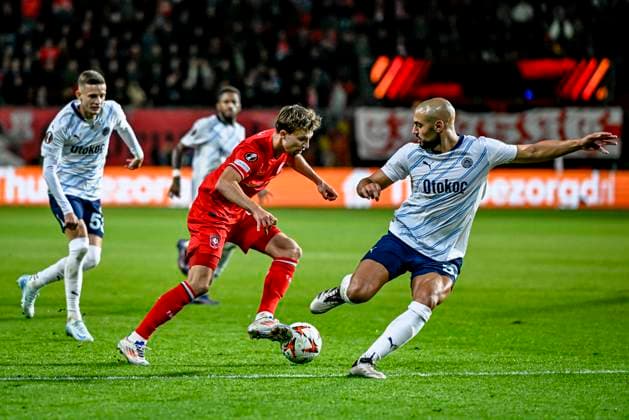 FC Twente midfielder Youri Regeer, Fenerbahce midfielder Sofyan Amrabat, during the match Twente Fenerbahce at the Grolsch Veste for the UEFA Europa League League League phase Matchday 2 season 2024 2025 in ENSCHEDE, Netherlands on 3 october 2024, photo by Stefan Koops EYE4images DeFodi Images Defodi 746 192536 Defodi-746