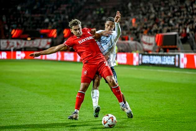 FC Twente defender Bart van Rooij, Fenerbahce defender Jayden Oosterwolde, during the match Twente Fenerbahce at the Grolsch Veste for the UEFA Europa League League phase Matchday 2 season 2024 2025 in ENSCHEDE, Netherlands on 3 october 2024, photo by Stefan Koops EYE4images DeFodi Images Defodi 746 192551 Defodi-746