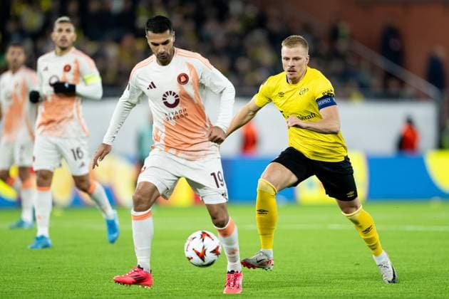 241003 Zeki Celik of Roma and Per Frick of Elfsborg during the UEFA Europa League between Elfsborg and Roma on October 3, 2024 in Boras Photo Jörgen Jarnberger BILDBYRAN COP 112 JJ0405 fotboll football soccer fotball uefa europa league elfsborg roma bbeng  Copyright: JÖRGENxJARNBERGER BB241003JJ094