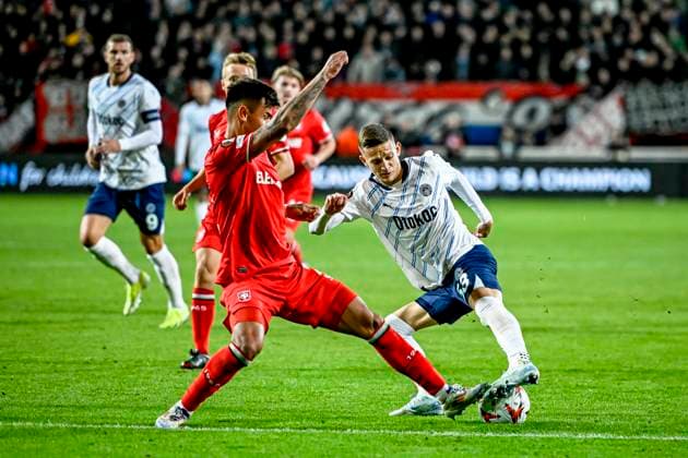 FC Twente defender Mees Hilgers, Fenerbahce midfielder Sebastian Szymanski, during the match Twente Fenerbahce at the Grolsch Veste for the UEFA Europa League League League phase Matchday 2 season 2024 2025 in ENSCHEDE, Netherlands on 3 october 2024, photo by Stefan Koops EYE4images DeFodi Images Defodi 746 192553 Defodi-746