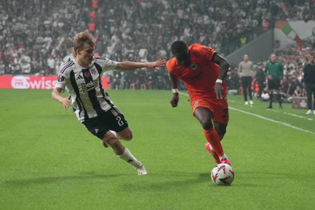 Jonas Svensson (L) of Besiktas and Niels Nkounkou of Eintracht Frankfurt during the UEFA Europa League 2024 25 League Phase MD2 match between Besiktas JK and Eintracht Frankfurt at Tupras Stadium on October 3, 2024 in Istanbul, Turkey. (Photo by Seskimphoto ) Besiktas JK v Eintracht Frankfurt UEFA Europa League 2024 25 