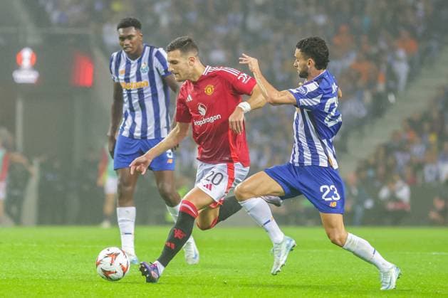 UEFA Europa League, FC Porto vs Manchester United, ManU photography by @guelbergoes Porto, Portugal, Oct. 3rd, 2024, UEFA Europa League, FC Porto vs Manchester United, photography by @guelbergoes at the Estadio do Dragao, Diogo Dalot, playing for Manchester United, Porto Portugal