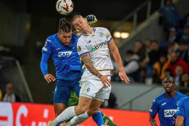 Soccer UEFA Europa League, Season 2024 25, Matchday 2 TSG Hoffenheim vs Dynamo Kiev Picture header duel between Kevin Akpoguma and Volodymyr Brazhko 6, Kiev Copyright: xUdoxHerrmannx