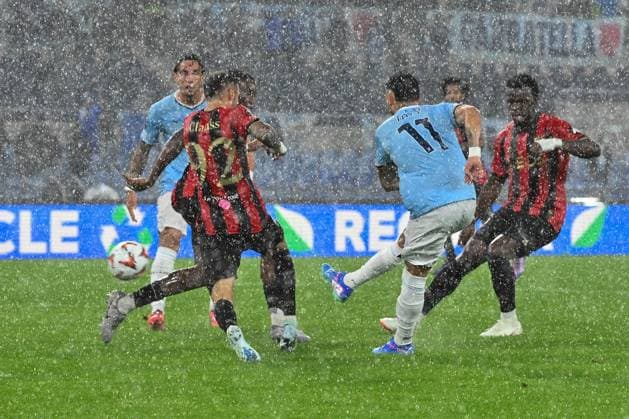 CALCIO - UEFA Europa League - SS Lazio vs OGC Nice Valentin Castellanos of S.S. Lazio is scoring the goal of 3-1 during the UEFA Europa League 2024 25 League Phase MD2 match between S.S. Lazio and O.G.C. Nice at Olympic Stadium on October 3, 2024 in Rome, Italy. Rome Italy  Copyright: xIPAxSport ABACAx
