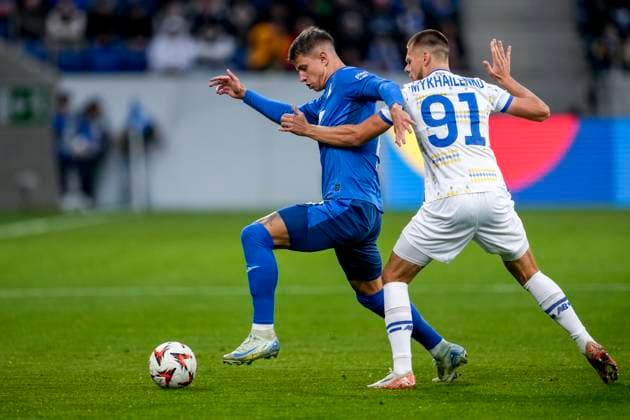 v li Adam Hlozek Hoffenheim, 23 , Mykola Mykhailenko FC Dynamo Kyiv, 91 , duel, duel, tackle, tackling, dynamics, action, action, 03 10 2024, Sinsheim Germany , football, UEFA Europa League, group stage, TSG 1899 Hoffenheim Dynamo Kyiv, 03 10 2024, Sinsheim Germany , Football, UEFA Europa League, Group stage, TSG 1899 Hoffenheim Dynamo Kyiv, DFB DFL REGULATIONS PROHIBIT ANY USE OF PHOTOGRAPHS AS IMAGE SEQUENCES AND OR QUASI VIDEO xozx