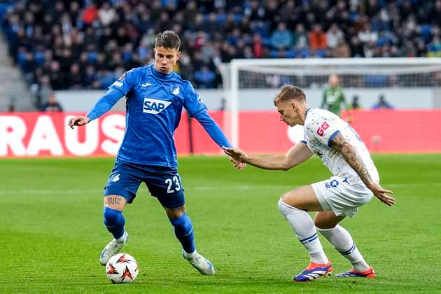 v li Adam Hlozek Hoffenheim, 23 , Volodymyr Brazhko FC Dynamo Kyiv, 6 , duel, duel, duel, tackle, tackling, dynamics, action, action, 03 10 2024, Sinsheim Germany , Football, UEFA Europa League, group stage, TSG 1899 Hoffenheim Dynamo Kyiv, 03 10 2024, Sinsheim Germany , Football, UEFA Europa League, Group stage, TSG 1899 Hoffenheim Dynamo Kyiv, DFB DFL REGULATIONS PROHIBIT ANY USE OF PHOTOGRAPHS AS IMAGE SEQUENCES AND OR QUASI VIDEO xozx