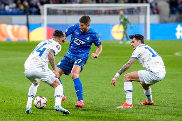 v li Vladyslav Dubinchak FC Dynamo Kyiv, 44 , Andrej Kramaric Hoffenheim, 27 , Mykola Shaparenko FC Dynamo Kyiv, 10 , duel, duel scene, duel, tackle, tackling, dynamics, action, action, 03 10 2024, Sinsheim Germany , Football, UEFA Europa League, Group stage, TSG 1899 Hoffenheim Dynamo Kyiv, 03 10 2024, Sinsheim Germany , Football, UEFA Europa League, Group stage, TSG 1899 Hoffenheim Dynamo Kyiv, DFB DFL REGULATIONS PROHIBIT ANY USE OF PHOTOGRAPHS AS IMAGE SEQUENCES AND OR QUASI VIDEO xozx