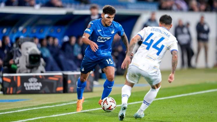 v li Valentin Gendrey Hoffenheim, 15 , Vladyslav Dubinchak FC Dynamo Kyiv, 44 , duel, duel, duel, tackle, tackling, dynamics, action, action, 03 10 2024, Sinsheim Germany , Football, UEFA Europa League, group stage, TSG 1899 Hoffenheim Dynamo Kyiv, 03 10 2024, Sinsheim Germany , Football, UEFA Europa League, Group stage, TSG 1899 Hoffenheim Dynamo Kyiv, DFB DFL REGULATIONS PROHIBIT ANY USE OF PHOTOGRAPHS AS IMAGE SEQUENCES AND OR QUASI VIDEO xozx