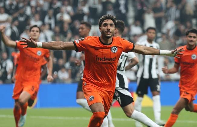 03 10 2024, Football UEFA Europa League, Besiktas JK Istanbul Eintracht Frankfurt, emonline, emspor, v l , Goal celebration, celebrate the goal by Omar Marmoush Eintracht Frankfurt , Goal celebration, celebrate the goal DFL DFB REGULATIONS PROHIBIT ANY USE OF PHOTOGRAPHS AS IMAGE SEQUENCES AND OR QUASI VIDEO xdcx Copyright: HMBxMedia