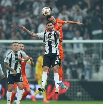 03 10 2024, Football UEFA Europa League, Besiktas JK Istanbul Eintracht Frankfurt, emonline, emspor, v l , Rafa Silva Besiktas JK , Arthur Theate Eintracht Frankfurt DFL DFB REGULATIONS PROHIBIT ANY USE OF PHOTOGRAPHS AS IMAGE SEQUENCES AND OR QUASI VIDEO xdcx Copyright: HMBxMedia