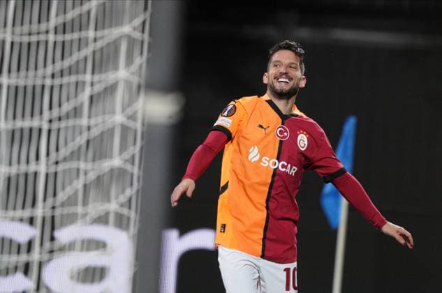 03.10.2024, Riga, Latvia. Turkey™s Galatasaray Dries Mertens reacts during UEFA Europa League game against Latvia™s RFS in Riga, Latvia, Oct. 3, 2024. Foto: Roman Koksarov Riga Latvia Copyright: xRomanxKoksarovx soc_rfs20241003rk205.JPG