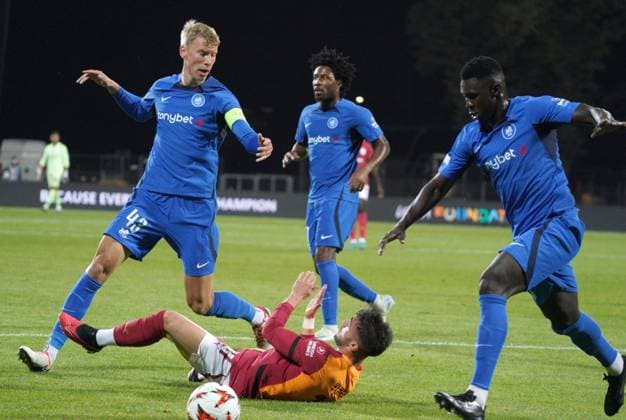 03.10.2024, Riga, Latvia. Latvia™s RFS Å½iga LipuÅ¡Äek , left, and and Turkey™s Galatasaray Yunus Akgün during UEFA Europa League game in Riga, Latvia, Oct. 3, 2024. Foto: Roman Koksarov Riga Latvia Copyright: xRomanxKoksarovx soc_rfs20241003rk255.JPG
