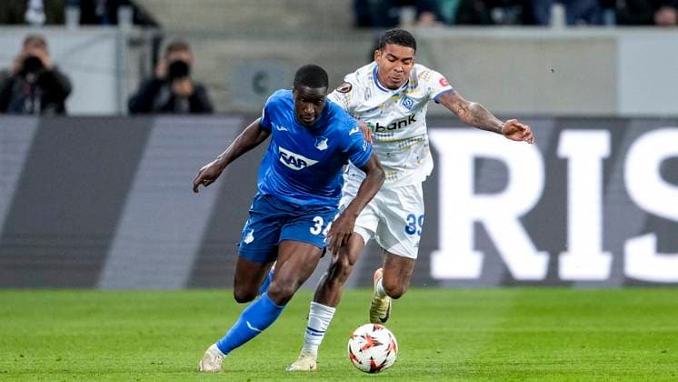 v li Stanley Pierre Nsoki N Soki, Hoffenheim, 34 , Eduardo Guerrero FC Dynamo Kyiv, 39 , duel, duel, tackle, tackling, dynamics, action, action, 03 10 2024, Sinsheim Germany , Football, UEFA Europa League, group stage, TSG 1899 Hoffenheim Dynamo Kyiv, 03 10 2024, Sinsheim Germany , Football, UEFA Europa League, Group stage, TSG 1899 Hoffenheim Dynamo Kyiv, DFB DFL REGULATIONS PROHIBIT ANY USE OF PHOTOGRAPHS AS IMAGE SEQUENCES AND OR QUASI VIDEO xozx