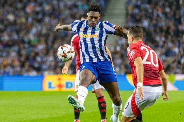 FC Porto Vs Manchester United, ManU in Porto, Portugal - 03 Oct 2024 (L-R) Samu Omorodion of FC Porto and Joao Mario of FC Porto in action during the UEFA Europa League 2024 25 League Phase MD2 match between FC Porto and Manchester United at Estadio do Dragao. Final score: FC Porto 3:3 Manchester United Porto Portugal Copyright: xDiogoxBaptistax xSOPAxImagesx DB2024_FCPvsManUNITED_0020