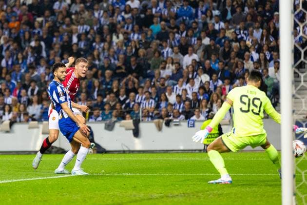 October 3, 2024, Porto, Portugal: Rasmus Hojlund of Manchester United, ManU in action during the UEFA Europa League 2024 25 League Phase MD2 match between FC Porto and Manchester United at Estadio do Dragao. Final score: FC Porto 3:3 Manchester United Porto Portugal - ZUMAs197 20241003_aaa_s197_298 Copyright: xDiogoxBaptistax