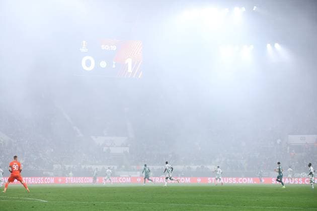 A general view of stadium filled with smoke from flares Ferencvaros v Tottenham Hotspur, UEFA Europa League, Group Stage, Football, Groupama Arena, Budapest, Hungary, 03 Oct 2024 EDITORIAL USE ONLY No use with unauthorised audio, video, data, fixture lists, club league logos or live services. Online in-match use limited to 120 images, no video emulation. No use in betting, games or single club league player publications.  Copyright: xMichaelxZemanek Shutterstockx 14750796co