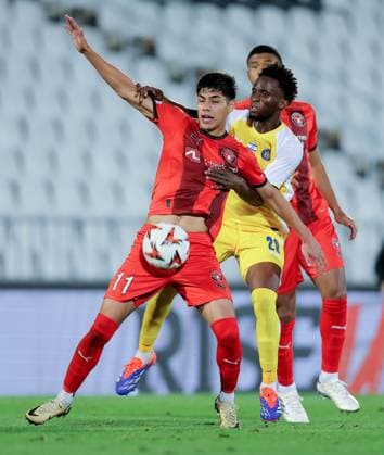 (241004) -- BELGRADE, Oct. 4, 2024 -- FC Midtjylland s Dario Osorio (L) vies with Maccabi Tel Aviv s Issouf Sissokho (front R) during a UEFA Europa League football match match between Maccabi Tel Aviv and FC Midtjylland in Belgrade, Serbia, Oct. 3, 2024. (Photo by Xinhua) (SP)SERBIA-BELGRADE-FOOTBALL-UEFA EUROPA LEAGUE-MACCABI VS MIDTJYLLAND PredragxMilosavljevic 