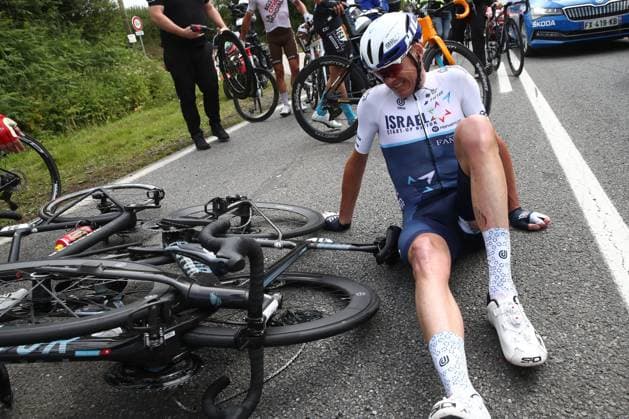 Tour de France 2021 - stage 1 LANDERNEAU, FRANCE - JUNE 26 : FROOME Chris (GBR) of ISRAEL START-UP NATION is involved in a crash during stage 1 of the 108th edition of the 2021 Tour de France cycling race, a stage of 197,8 kms between Brest and Landerneau on June 26, 2021 in Landerneau, France, 26 06 2021 Landerneau France  Copyright: xPoolx 584528