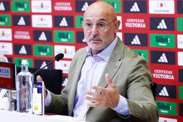 Sport Themen der Woche KW40 October 4, 2024, Las Rozas, Madrid, SPAIN: Luis de la Fuente, head coach of Spain Team, attends his press conference, PK, Pressekonferenz to announce the list of summoned players ahead the UEFA Nations League football matches of Spain Team against Dinamarca and Serbia at Ciudad del Futbol on October 4, 2024, in Las Rozas, Madrid, Spain. Las Rozas SPAIN - ZUMAa181 20241004_zaa_a181_007 Copyright: xDennisxAgyemanx
