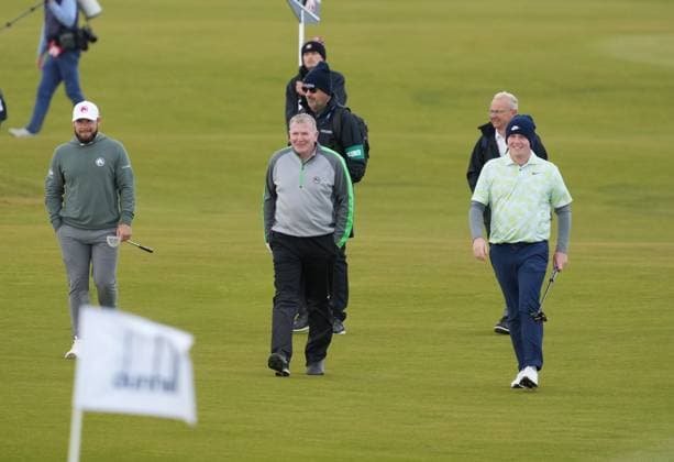 Robert McIntyre (right) on the 4th hole with his dad Douglas McIntyre & Tyrrell Hatton. Alfred Dunhill Links Championship 2024, Day Two, Golf, Kingsbarns, Scotland, UK - 04 Oct 2024  Copyright: xStuartxWallace Shutterstockx 14751991bh