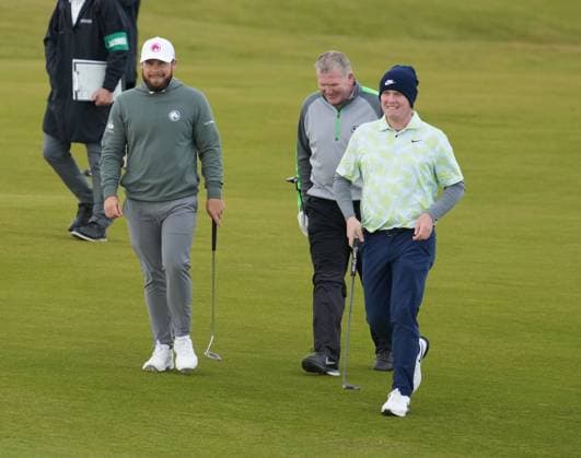 Robert McIntyre (right) on the 4th hole with his dad Douglas McIntyre & Tyrrell Hatton. Alfred Dunhill Links Championship 2024, Day Two, Golf, Kingsbarns, Scotland, UK - 04 Oct 2024  Copyright: xStuartxWallace Shutterstockx 14751991bi