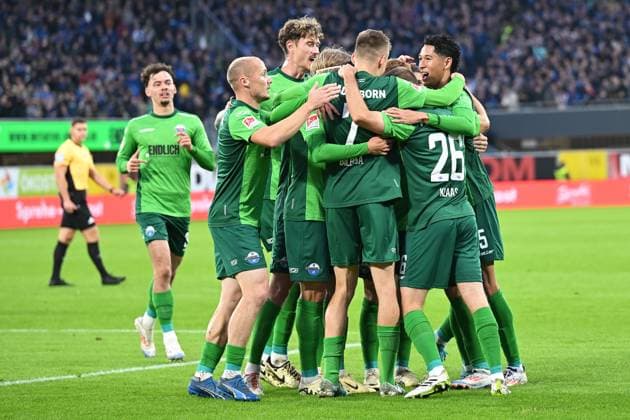 Paderborn, Home Deluxe Arena, 04 10 24, GER, Herren, 2 Bundesliga, Saison 2024 2025, SC Paderborn 07 SSV Jahn Regensburg Bild Sebastian KLAAS Paderborn jubilates after his goal for 1 0 Only for editorial use DFL regulations prohibit any use of photographs as image sequences and or quasi video NRW Germany