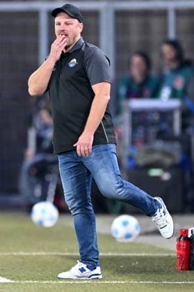 Paderborn, Home Deluxe Arena, 04 10 24, GER, Herren, 2 Bundesliga, Saison 2024 2025, SC Paderborn 07 SSV Jahn Regensburg Bild Trainer Lukas KWASNIOK Paderborn Only for editorial use DFL regulations prohibit any use of photographs as image sequences and or quasi video NRW Germany