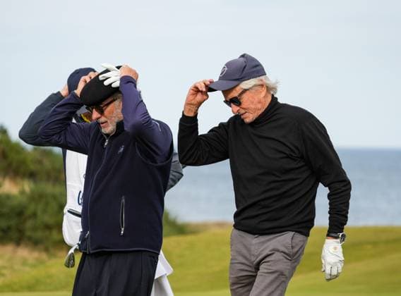 Sport Bilder des Tages Andy Garcia & Michael Douglas put their hats on after finishing their round at Kingsbarns. Alfred Dunhill Links Championship 2024, Day Two, Golf, Kingsbarns, Scotland, UK - 04 Oct 2024  Copyright: xStuartxWallace Shutterstockx 14751991ea