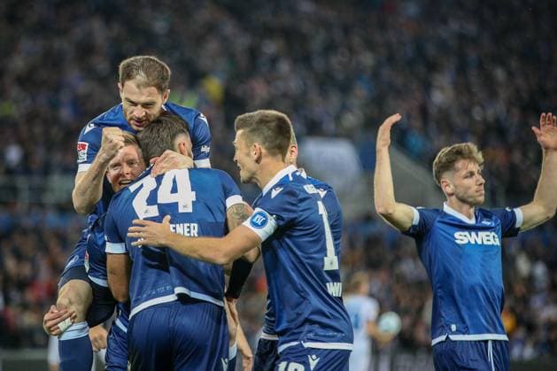 1 0 Dzenis Burnic Karlsruher SC, 07 Budu Zivzivadze Karlsruher SC, 11 Fabian Schleusener Karlsruher SC, 24 Karlsruher SC vs SV Darmstadt 98, Football, 2 Liga, Matchday 8, 2024 2025, 04 10 2024 , DFL REGULATIONS PROHIBIT ANY USE OF PHOTOGRAPHS AS IMAGE SEQUENCES AND OR QUASI VIDEO Karlsruher SC vs SV Darmstadt 98, Football, 2 Liga, Matchday 8, 2024 2025, 04 10 2024 Karlsruhe Copyright: xEibner-Pressefoto JanxPrihodax EP_JPA