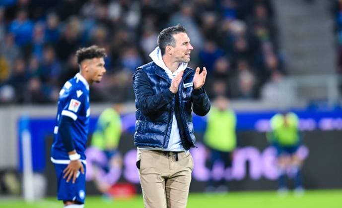 Coach Christian Eichner Karlsruher SC gestures, 2 Bundesliga, Karlsruher SC vs SV Darmstadt 98, BBBank Wildpark on October 04, 2024 in Karlsruhe, Germany Photo by Silas Schueller DeFodi Images Coach Christian Eichner Karlsruher SC gestures, 2 Bundesliga, Karlsruher SC vs SV Darmstadt 98, BBBank Wildpark on October 4, 2024 in Karlsruhe, Germany Photo by Silas Schueller DeFodi Images Defodi 738 738 KSCSVD 20241004 243 Defodi-738