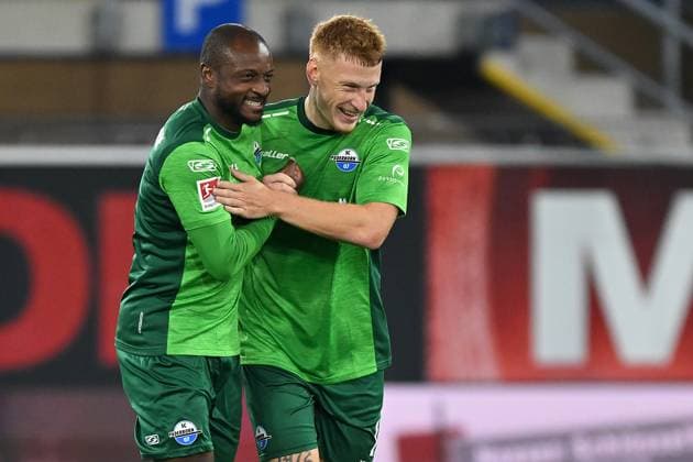 Paderborn, Home Deluxe Arena, 04 10 24, GER, Herren, 2 Bundesliga, Saison 2024 2025, SC Paderborn 07 SSV Jahn Regensburg Bild David KINSOMBI Paderborn jubilates after his goal for 3 0 Only for editorial use DFL regulations prohibit any use of photographs as image sequences and or quasi video NRW Deutschland