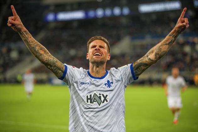The 2 3 by Tobias Kempe SV Darmstadt 98, 11 Karlsruher SC vs SV Darmstadt 98, Football, 2 Liga, Matchday 8, 2024 2025, 04 10 2024 , DFL REGULATES PROHIBIT ANY USE OF PHOTOGRAPHS AS IMAGE SEQUENCES AND OR QUASI VIDEO Karlsruher SC vs SV Darmstadt 98, Football, 2 Liga, Matchday 8, 2024 2025, 04 10 2024 Karlsruhe Copyright: xEibner-Pressefoto JanxPrihodax EP_JPA