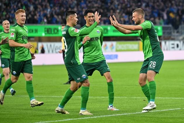 Paderborn, Home Deluxe Arena, 04 10 24, GER, Herren, 2 Bundesliga, Saison 2024 2025, SC Paderborn 07 SSV Jahn Regensburg Bild Sebastian KLAAS Paderborn jubilates after his goal for 1 0 Only for editorial use DFL regulations prohibit any use of photographs as image sequences and or quasi video NRW Germany