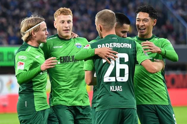 Paderborn, Home Deluxe Arena, 04 10 24, GER, Herren, 2 Bundesliga, Saison 2024 2025, SC Paderborn 07 SSV Jahn Regensburg Bild Sebastian KLAAS Paderborn jubilates after his goal for 1 0 Only for editorial use DFL regulations prohibit any use of photographs as image sequences and or quasi video NRW Germany
