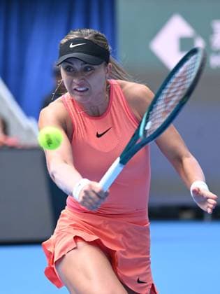 (241005) -- BEIJING, Oct. 5, 2024 -- Paula Badosa of Spain hits a return during the women s singles semifinal match against Coco Gauff of the United States at the 2024 China Open tennis tournament in Beijing, China, Oct. 5, 2024. ) (SP)CHINA-BEIJING-TENNIS-CHINA OPEN-WOMEN S SINGLES (CN) ZhangxLong 