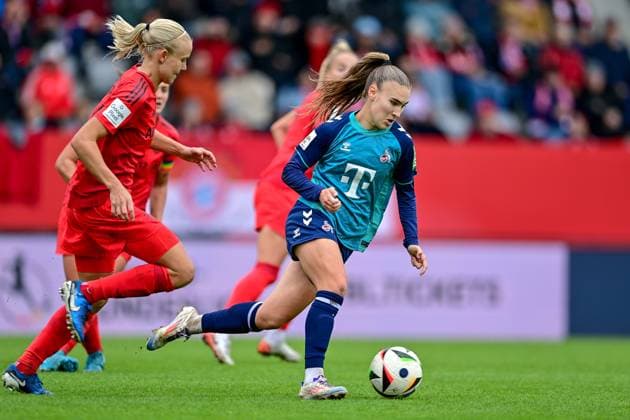 v li Pernille Harder FC Bayern Munich, FCB, 21 Alena Bienz Cologne, 11 in duel, duel, tackle, dynamics, action, action, 05 10 2024, Munich Germany , Soccer, Google Pixel Women Bundesliga, FC Bayern Munich 1 FC Cologne, DFB DFL REGULATIONS PROHIBIT ANY USE OF PHOTOGRAPHS AS IMAGE SEQUENCES AND OR QUASI VIDEO xslx