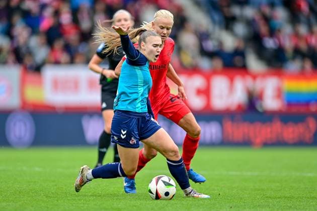 v li Alena Bienz Köln, 11 Pernille Harder FC Bayern München, FCB, 21 im Zweikampf, Duell, duel, tackle, Dynamik, Action, Aktion, 05 10 2024, München Deutschland , Fußball, Google Pixel Frauen Bundesliga, FC Bayern München 1 FC Köln, DFB DFL REGULATIONS PROHIBIT ANY USE OF PHOTOGRAPHS AS IMAGE SEQUENCES AND OR QUASI VIDEO xslx