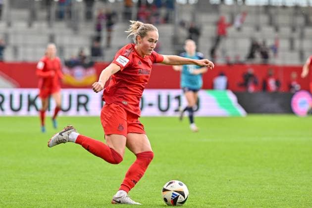 Google Pixel Women Bundesliga FC Bayern Munich Women 1 FC Cologne Women 05 10 2024 on the ball Sydney LOHMANN FCB 12 cropped photo Women Bundesliga FC Bayern Munich Women 1 FC Cologne Women, FC Bayern Campus on 05 10 2024 Copyright: xBEAUTIFULxSPORTS Goldbergx