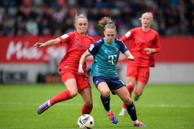 Soccer, Google Pixel Womens Bundesliga, 20241005, FC Bayern Munich 1 FC Cologne In the picture from l Samantha KERR FC Bayern Munich Women, 26 , Dora ZELLER 1 FC Cologne, 19 Munich FC Bayern Campus Bayern Germany Copyright: Passion2Press MarkusxFischerx