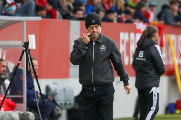 Alexander Straus FC Bayern Muenchen, Coach , FC Bayern Muenchen vs 1 FC Koeln, Football, Google Pixel Frauen Bundesliga, 5 Spieltag, Saison 2024 25, 05 10 2024, DFB REGULATIONS PROHIBIT ANY USE OF PHOTOGRAPHS AS IMAGE SEQUENCES, FC Bayern Muenchen vs 1 FC Koeln, Football, Google Pixel Frauen Bundesliga, 5 Spieltag, Saison 2024 25, 05 10 2024 Muenchen Copyright: xEibner-Pressefoto JennixMaulx EP_JML