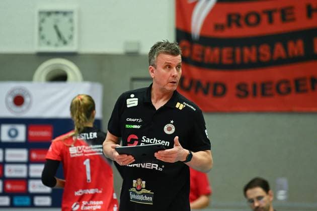 1 Volleyball Bundesliga Women, Dresdner SC vs USC Muenster, Dresden, 05 10 2024 Alexander Waibl Head Coach Dresdner SC 1 Volleyball Bundesliga Women, Dresdner SC vs USC Muenster on 05 10 2024 at the Margon Arena Dresden Copyright: xBEAUTIFULxSPORTS Hoepnerx