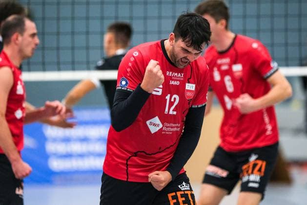 Yannick Menke TV Rottenburg, 12 cheers, GER, SSG Langen vs TV Rottenburg, Volleyball, Men, 2 Bundesliga Sued, Season 2024 2025, 05 10 2024 GER, SSG Langen vs TV Rottenburg, Volleyball, Men, 2 Bundesliga Sued, Season 24 25, 05 10 2024 Langen Copyright: xEibner-Pressefoto FlorianxWieganx EP_FWD
