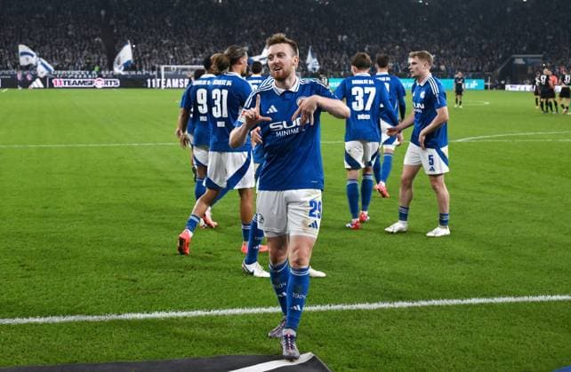 Jubel 2 1 Tobias Mohr FC Schalke 04 05 10 2024, Soccer 2 Bundesliga, Matchday 8, Season 2024 2025 FC Schalke 04 Hertha BSC Gelsenkirchen Veltins Arena Nordrhein Westfalen Germany Team2