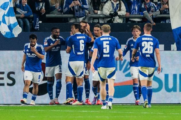 2 Soccer Bundesliga FC Schalke 04 Hertha BSC Berlin 05 10 2024 Cheering for 1 1 by Kenan Karaman Schalke 04, 19 2 Soccer Bundesliga FC Schalke 04 Hertha BSC Berlin, VELTINS Arena on 05 10 2024 DFL REGULATIONS PROHIBIT ANY USE OF PHOTOGRAPHS AS IMAGE SEQUENCES AND OR QUASI VIDEO Copyright: xBEAUTIFULxSPORTS Wunderlx
