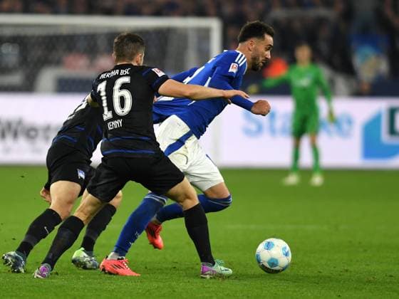 Kenan Karaman FC Schalke 04 in action, on the ball, single action during the 2 Bundesliga match between FC Schalke 04 and Hertha BSC Berlin at Veltins Arena on October 05, 2024 in Gelsenkirchen, Germany Photo by Ralf Treese DeFodi Images Kenan Karaman FC Schalke 04 controls the ball during the 2 Bundesliga match between FC Schalke 04 and Hertha BSC at Veltins Arena on October 5, 2024 in Gelsenkirchen, Germany Photo by Ralf Treese DeFodi Images DFB DFL REGULATIONS PROHIBIT ANY USE OF PHOTOGRAPHS AS IMAGE SEQUENCES AND OR QUASI VIDEO Defodi 521 S04BSC20241005 033 Defodi-521 DFB DFL REGULATIONS PROHIBIT ANY USE OF PHOTOGRAPHS AS IMAGE SEQUENCES AND OR QUASI-VIDEO.