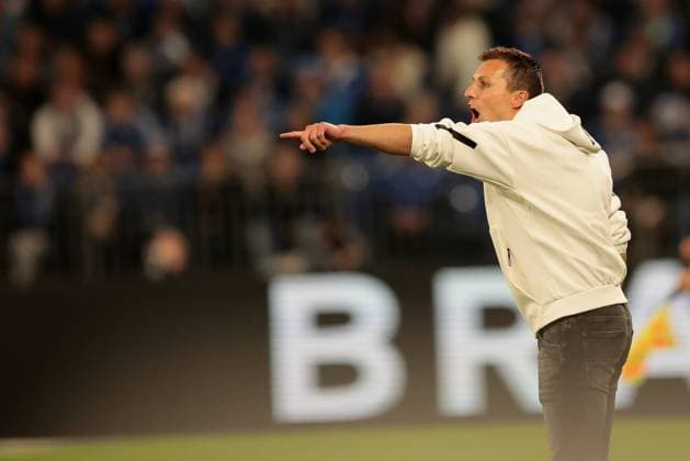 Interim coach Jakob Fimpel FC Schalke 04 at the match of the 2 BL season 2024 25 FC Schalke 04 Hertha BSC Copyright Thomas Pakusch